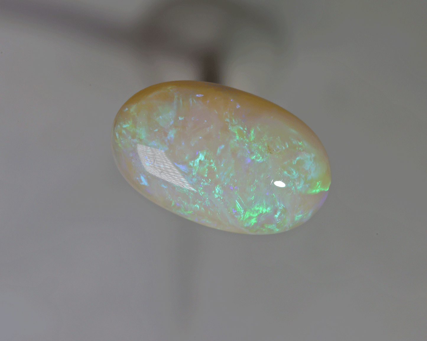 6.8 carats light opal