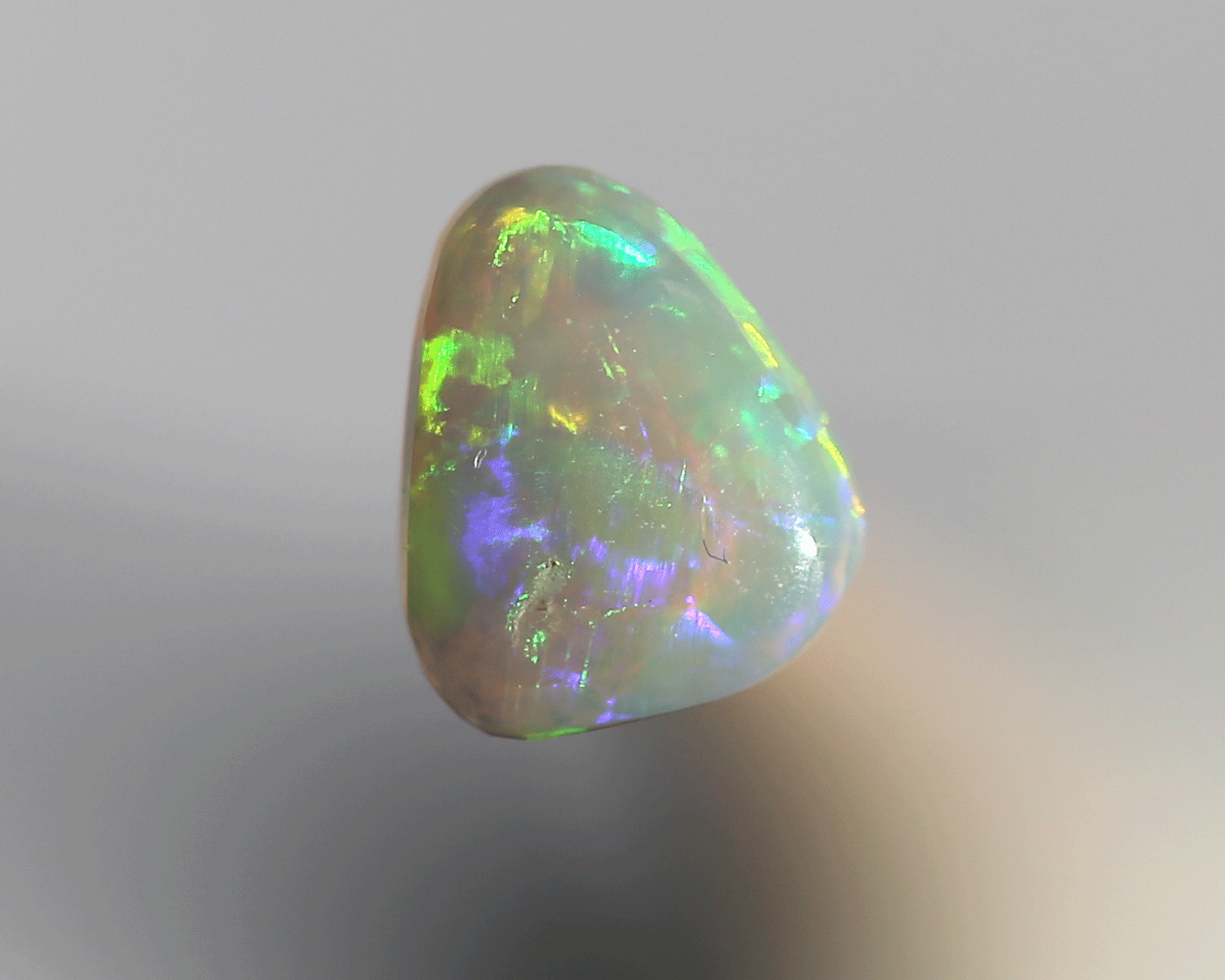 0.6 ct crystal opal