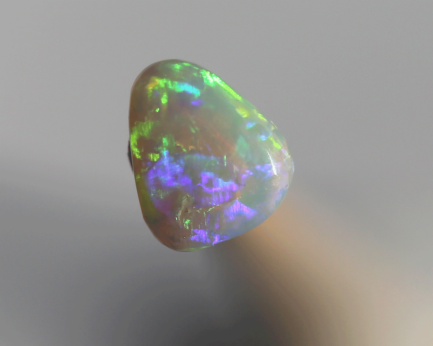 0.6 ct crystal opal