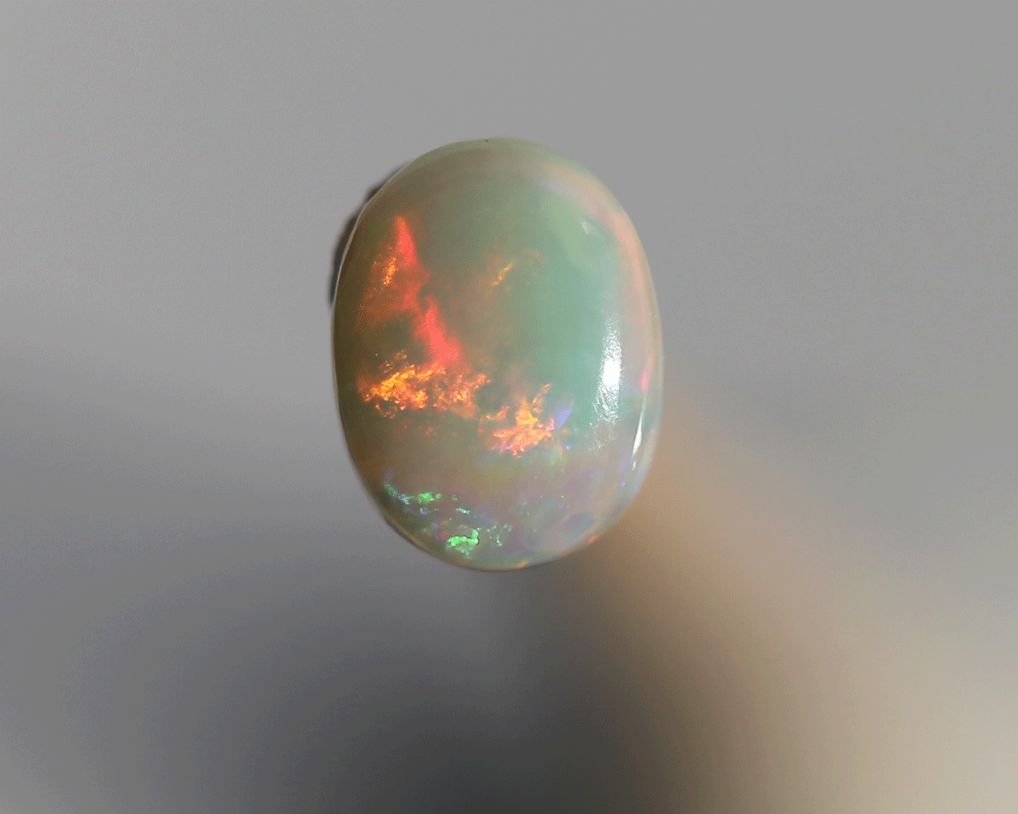 0.48 ct white opal