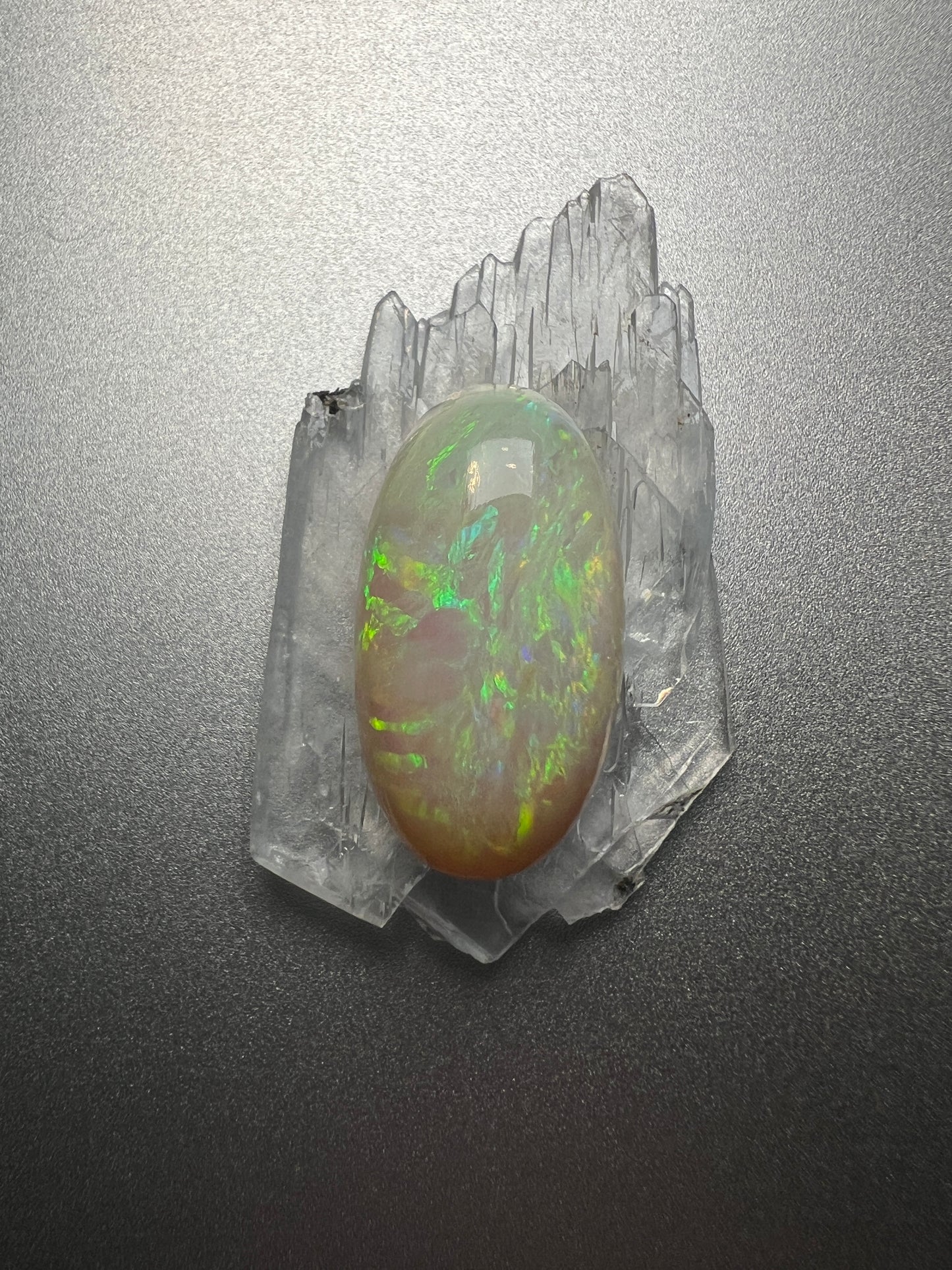 10.2 ct white opal