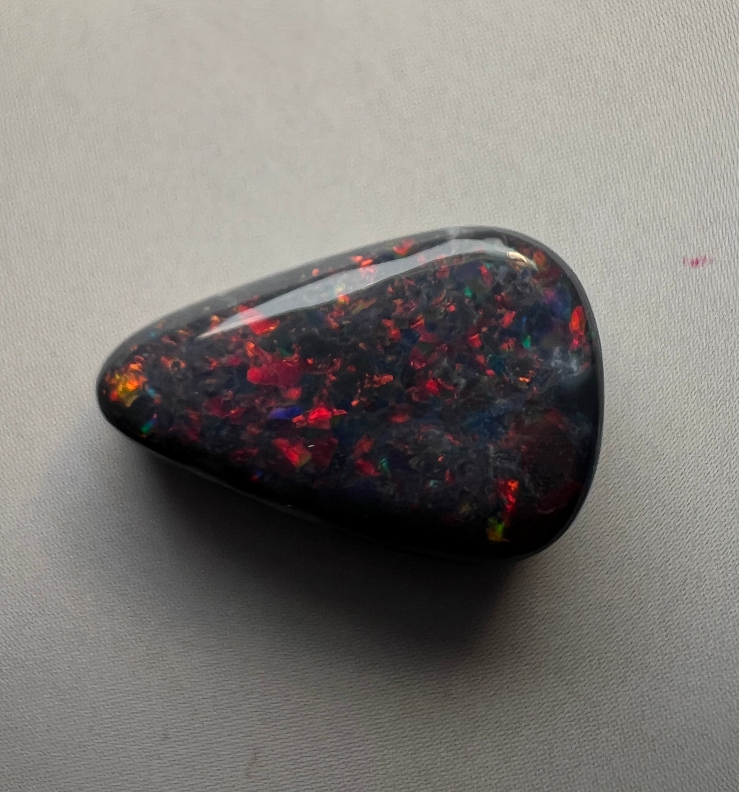 3.3 carats black opal