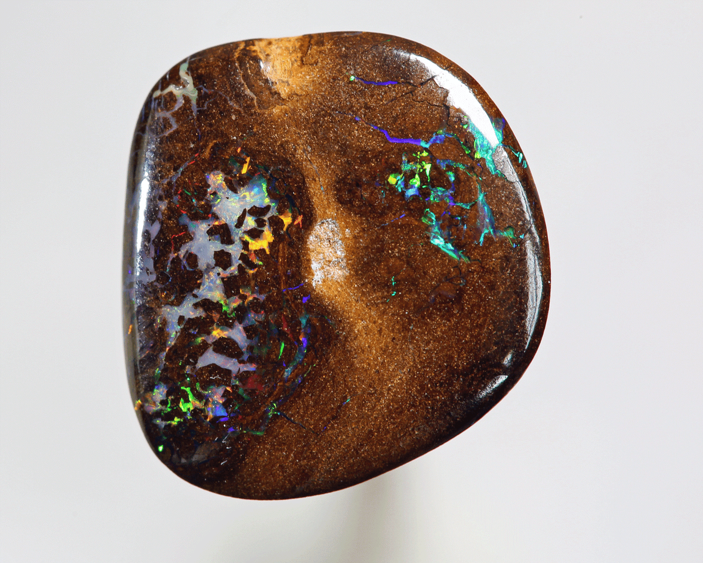 7.6 carats matrix boulder opal