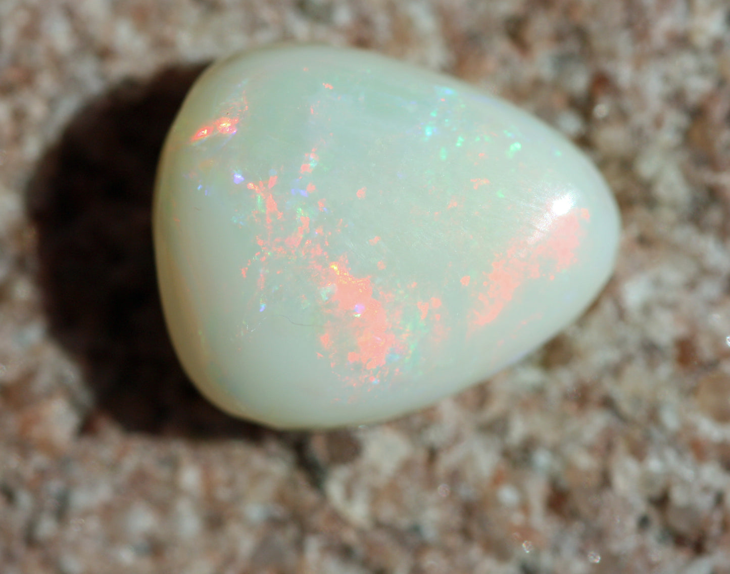 3.7 carats light opal