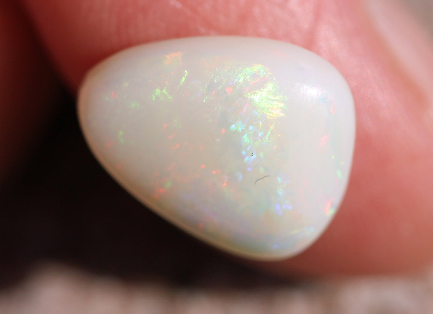 3.7 carats light opal