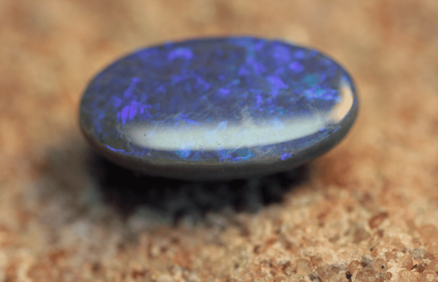 Dark Opal from Lightning Ridge - 3.3ct