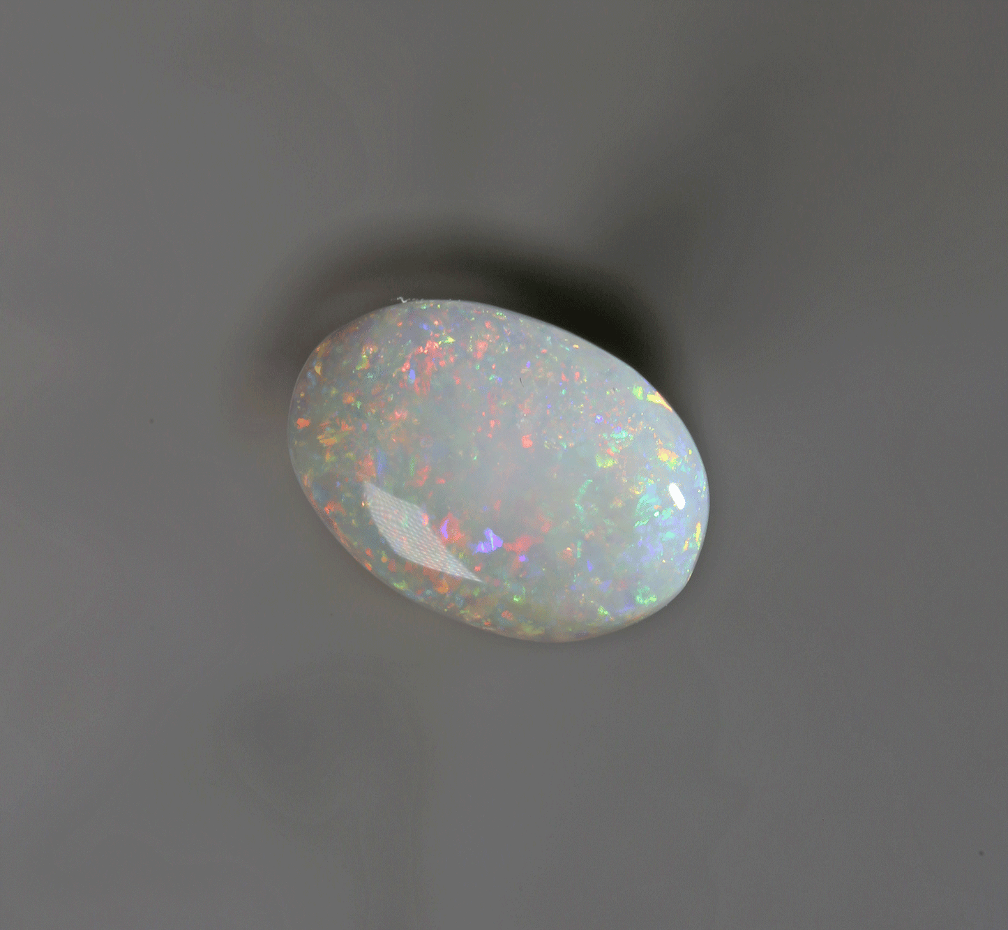 2.6 carats light opal