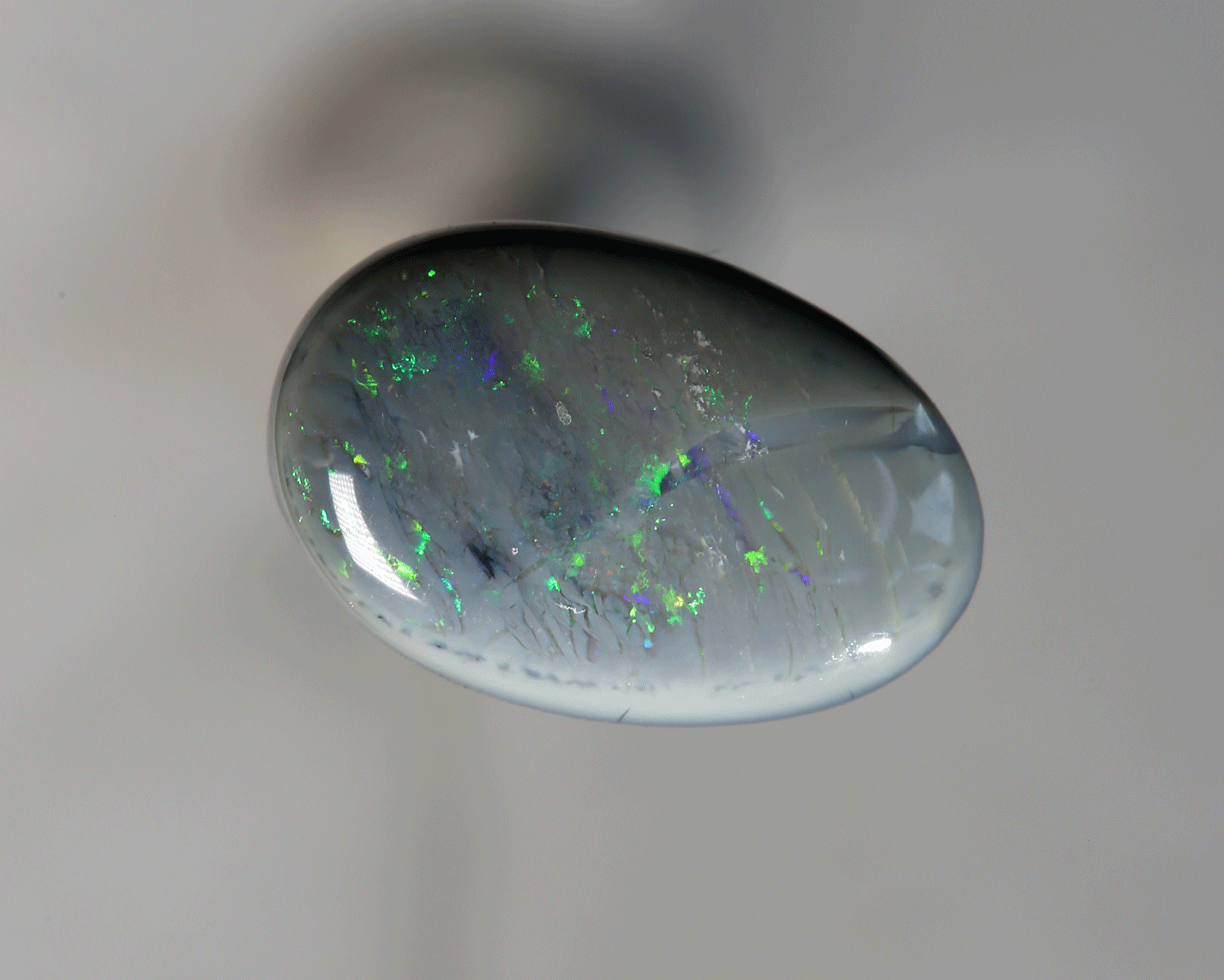 8.6 carats picture stone opal